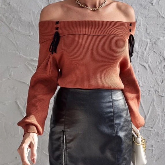 Off the shoulder, front knot sweater - Picture 1 of 5